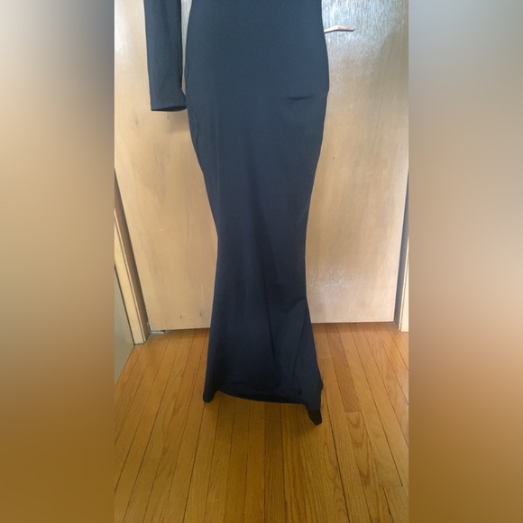 Long black one should dress - Picture 3 of 8